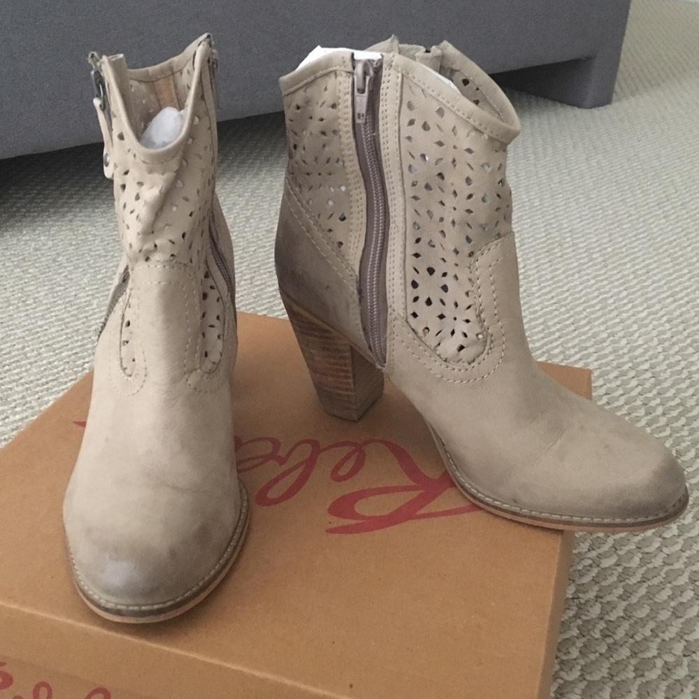 REBELS Stone Suede Booties